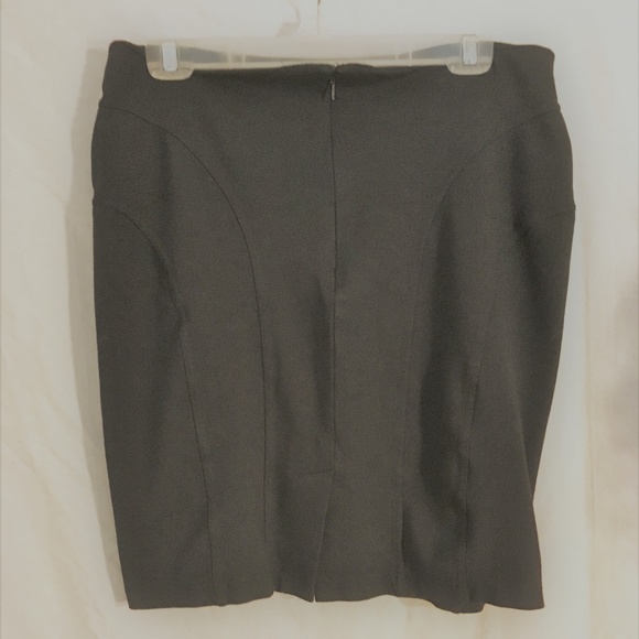 EUC Black Skirt sz L made by XINLONG GARMENT CO. - Picture 9 of 10